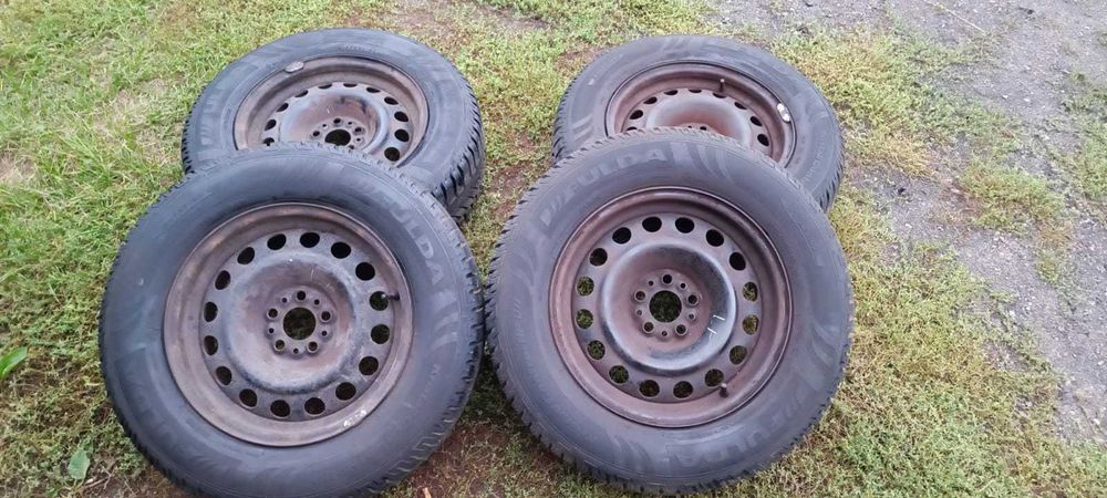 Opony zimowe z felgami 215/65R15 Fulda Kristall Control