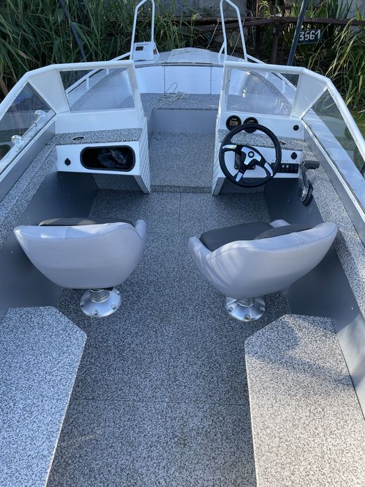 Катер Волга • 12 мест • Yamaha 150 л.с.