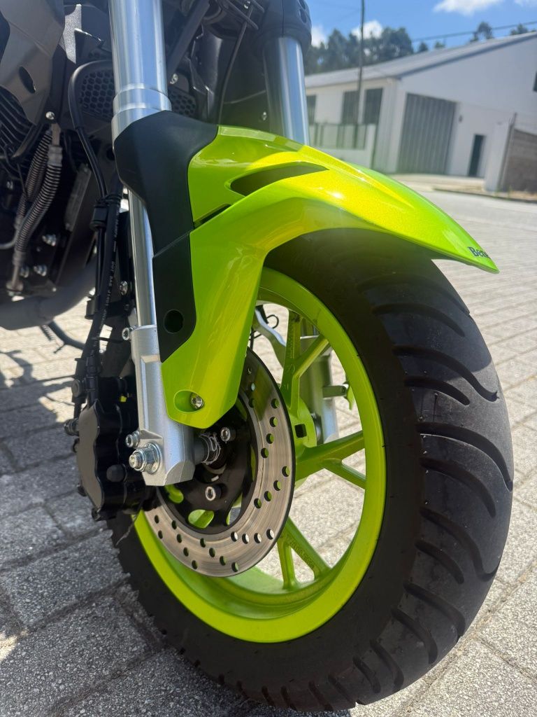 Benneli tnt 125 ...