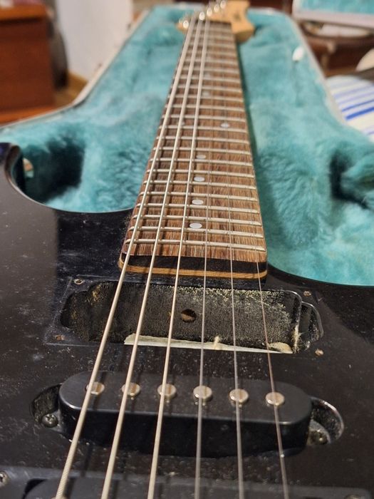 Guitarra Yamaha preta