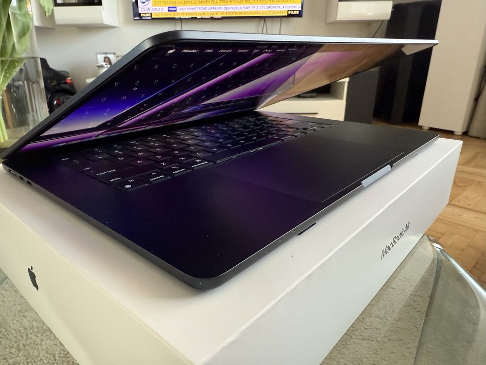 Macbook Air 15 M3 8/256gb Jak Nowy Bateria 37 cykli