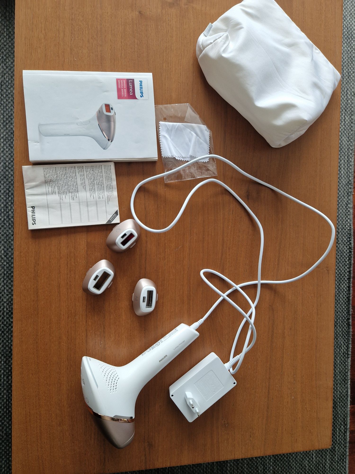 Depilator laserowy Philips Lumea BRI 956