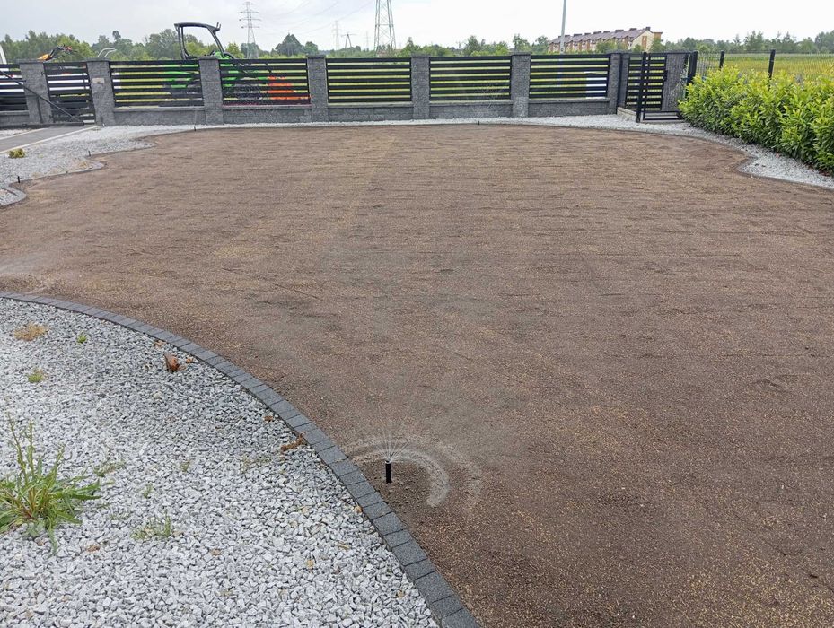 Zakładanie trawnika z siewu przygotowanie równanie terenu nawodnienia
