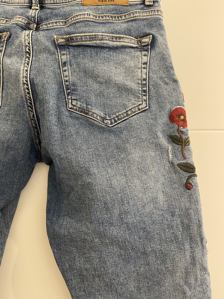 Jeans com flores - Zara