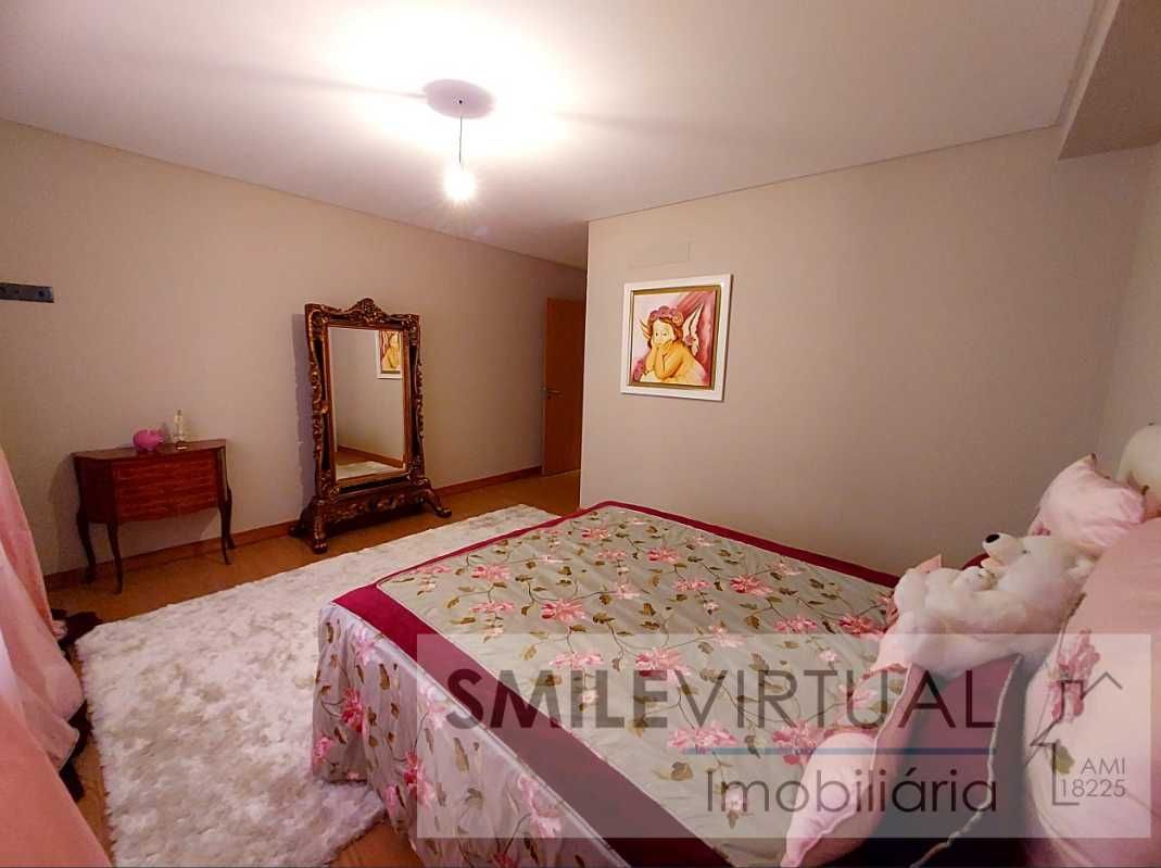 Fantástica Moradia  recente Isolada  com Terreno perto de Lamego