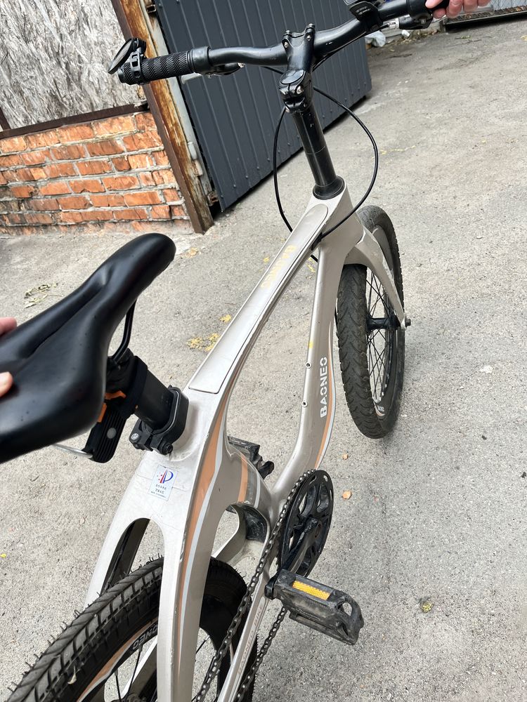 Продам велосипед, колеса 20