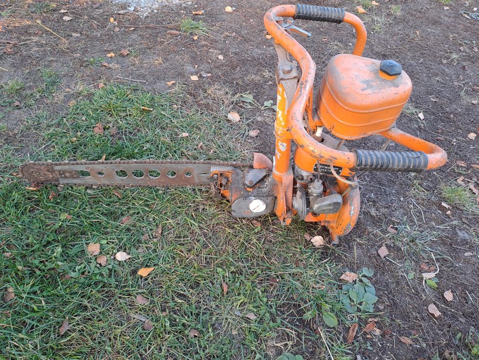 Pila motorowa tajga ruska zabytkowa