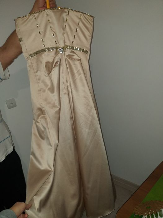 Плаття кольору айворі(беж)