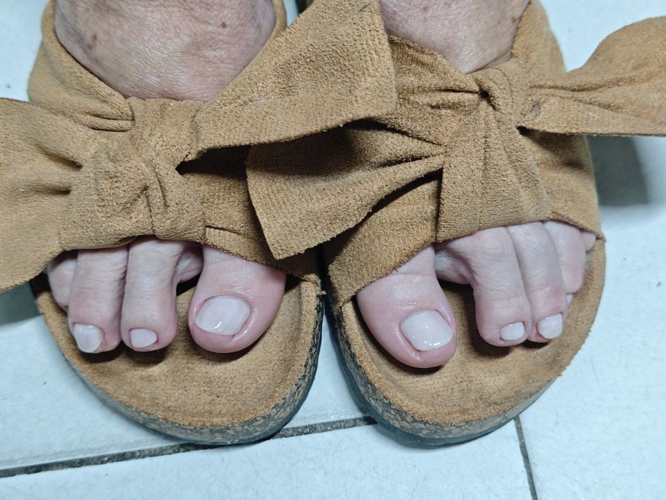 Serviço de pedicure e calista ao domicílio