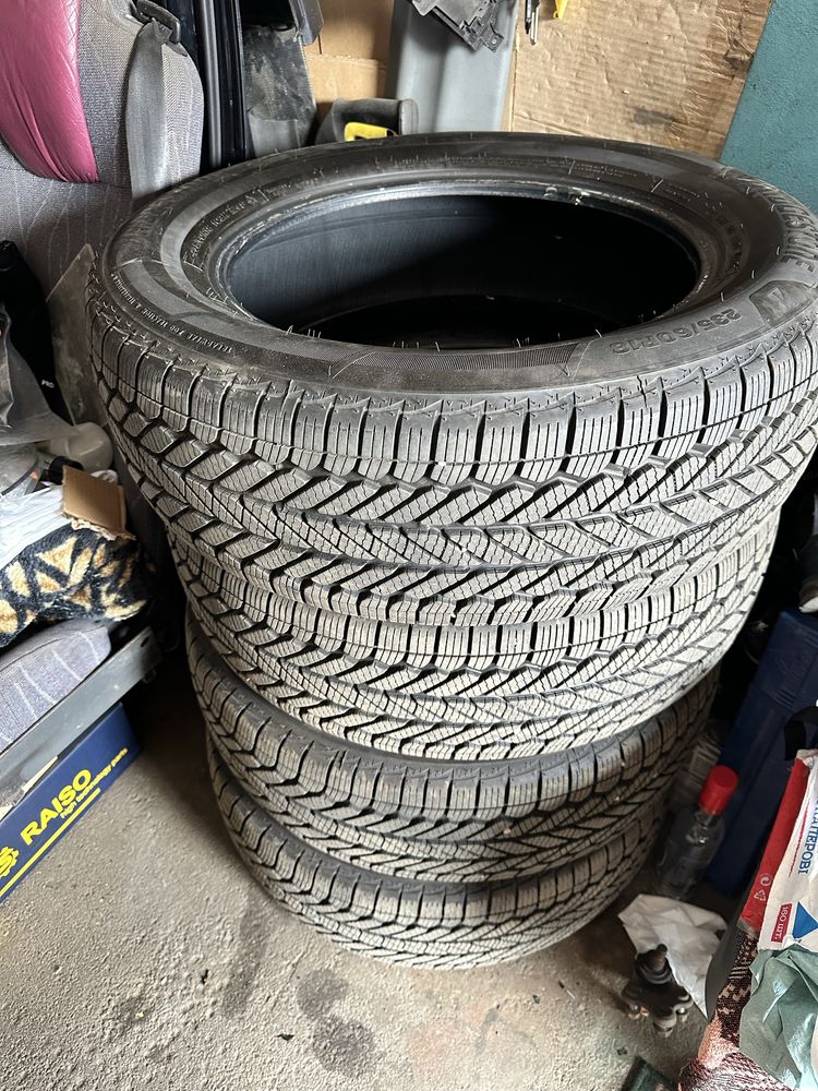 Всесезонна резина Bridgestone 235.60 r18