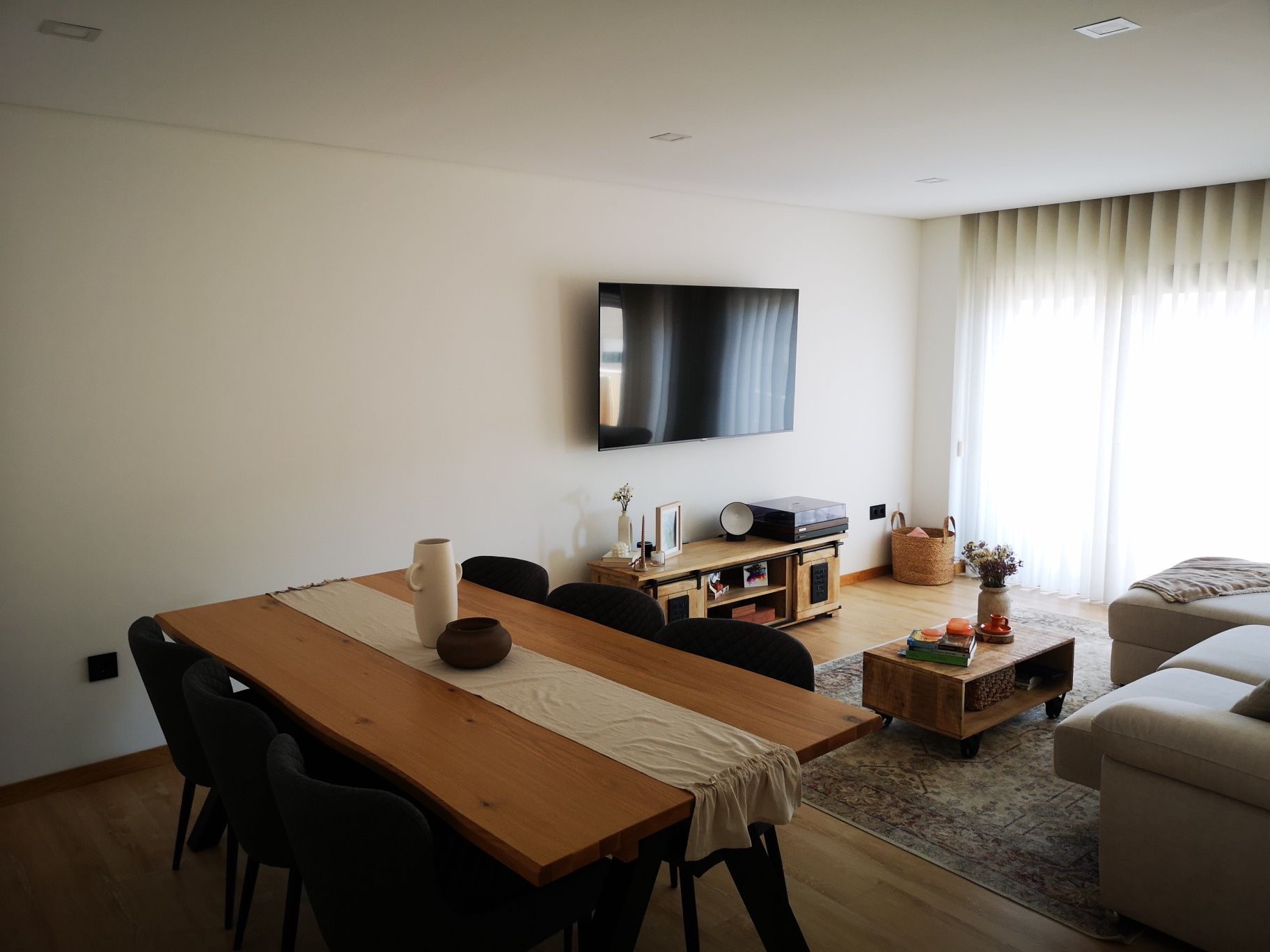 Vendo apartamento T3 em Creixomil, como novo, completamente restaurado