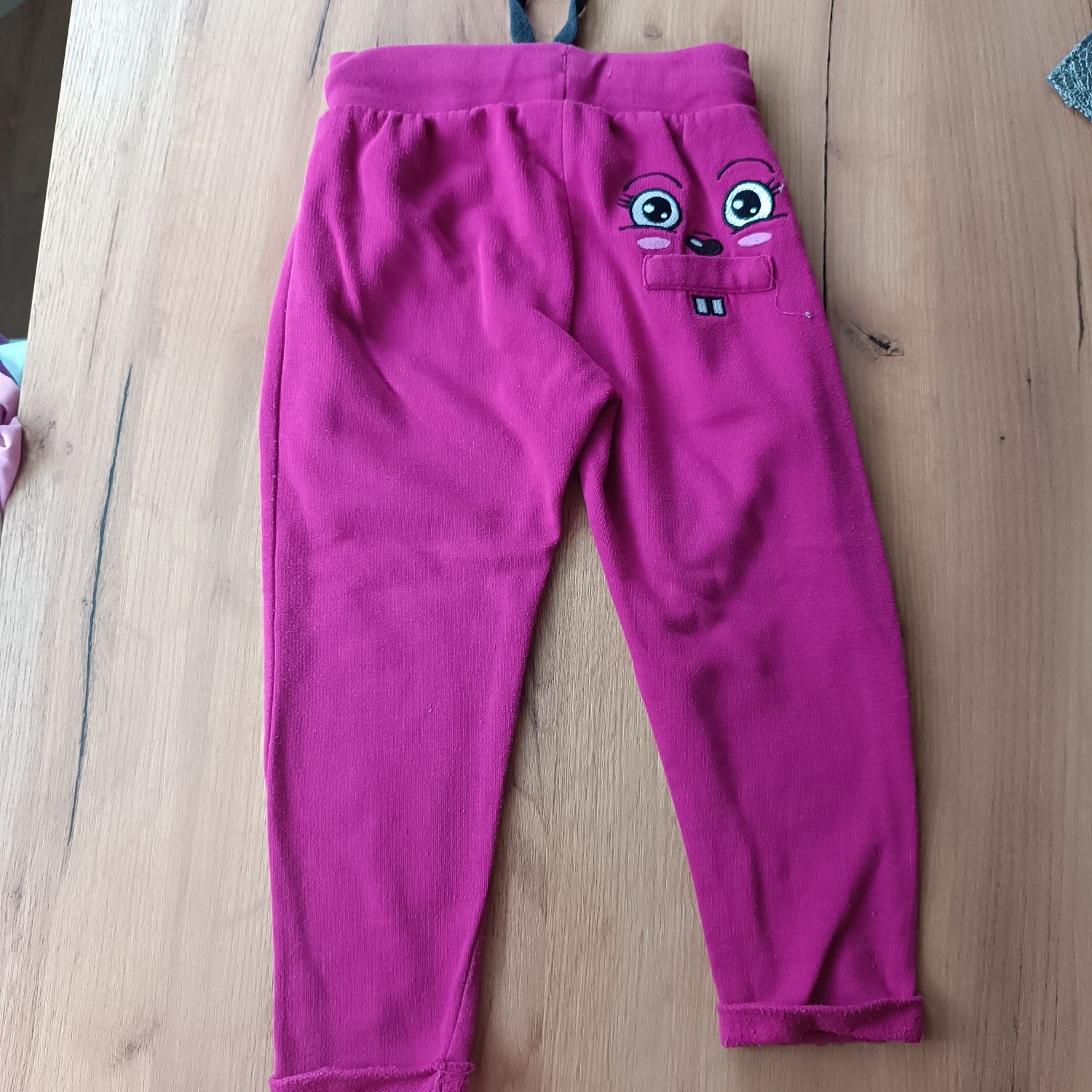Spodnie dresowe rozm 98