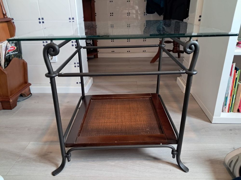 Mesa pequena vidro/ferro preto