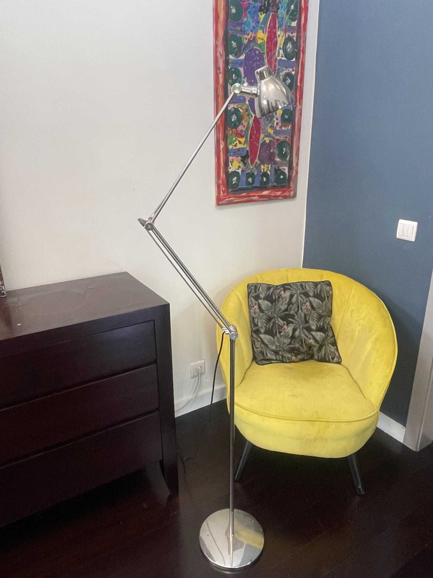 Iluminação , mesa de cabeceira, quadros decorativos