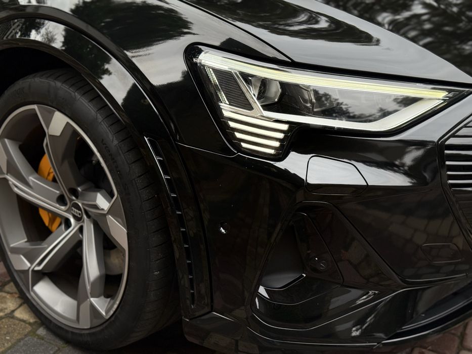 Audi E-Tron S Sportback (S line)