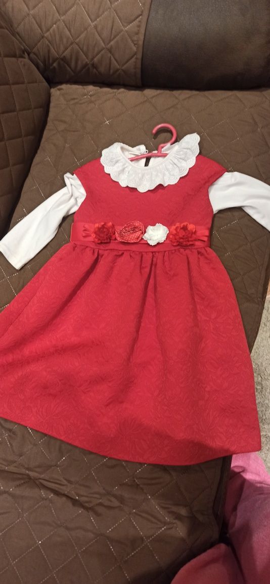 Vestido lindo vermelho com camisola interior comprida golinha