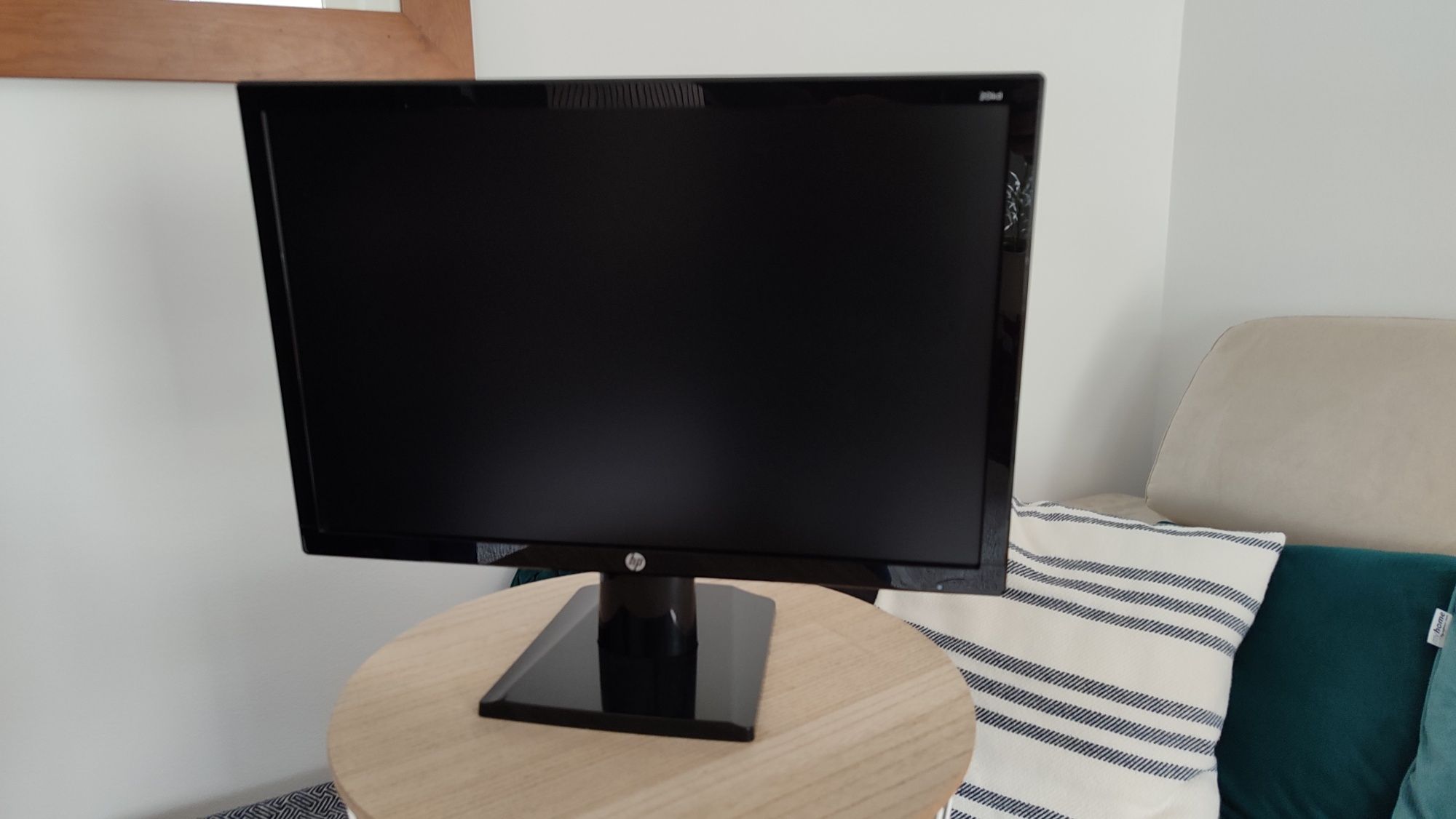 Monitor HP 20kd usado
