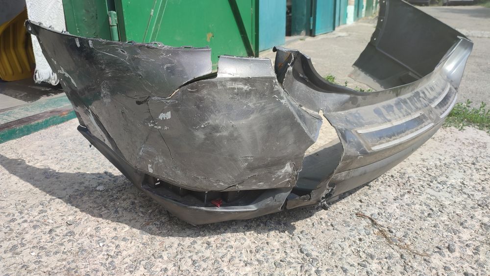 Продам задний бампер nissan rogue T32