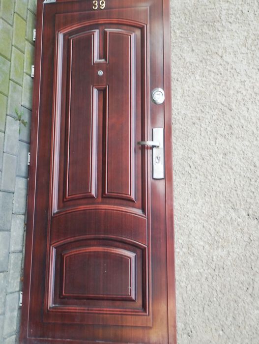 Двери входные в прекрасном состоянии