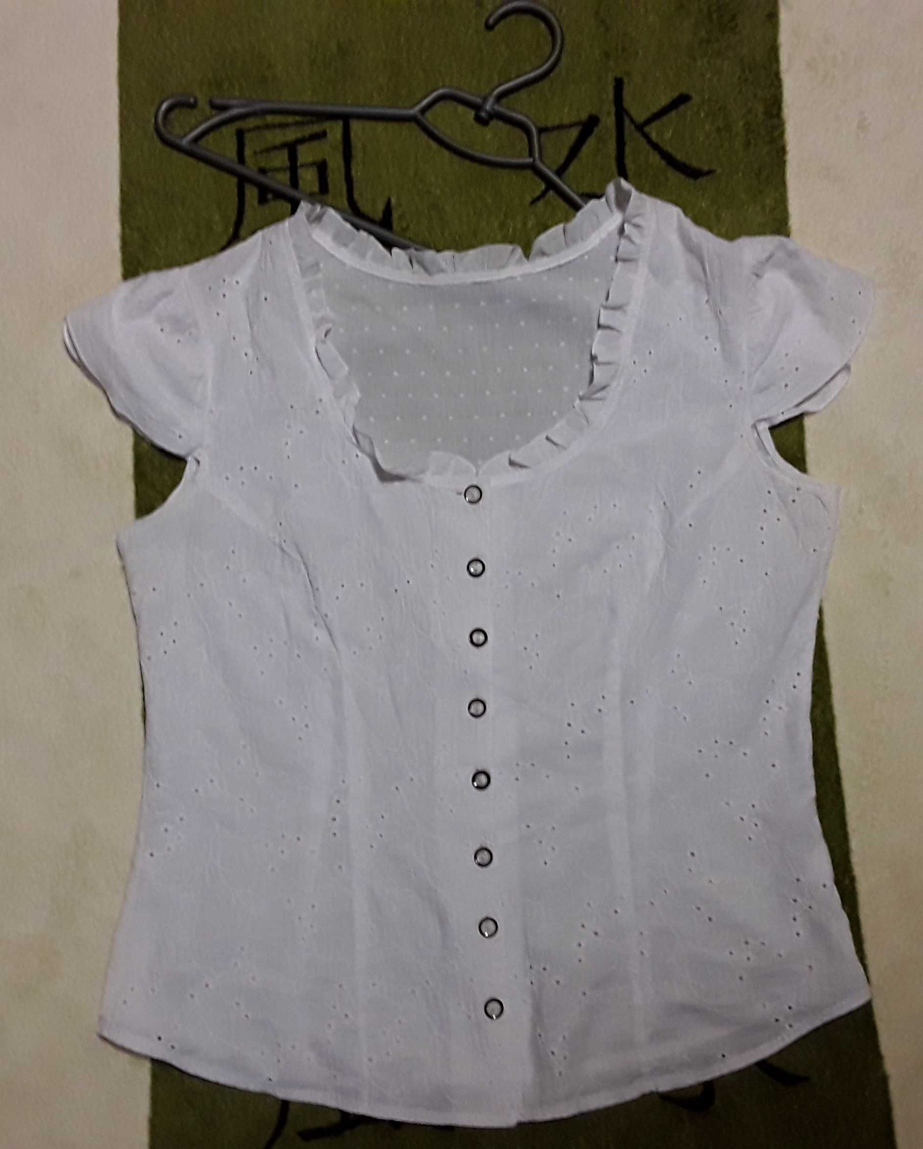 Блузка жіноча білого кольору