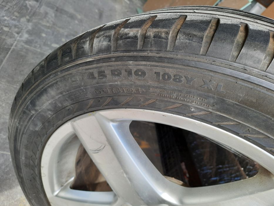 Alufelga z oponą nokian volkswagen Touareg  275/45/19  108Y XL