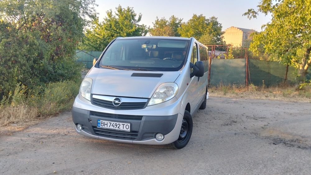 Продам Опель виваро