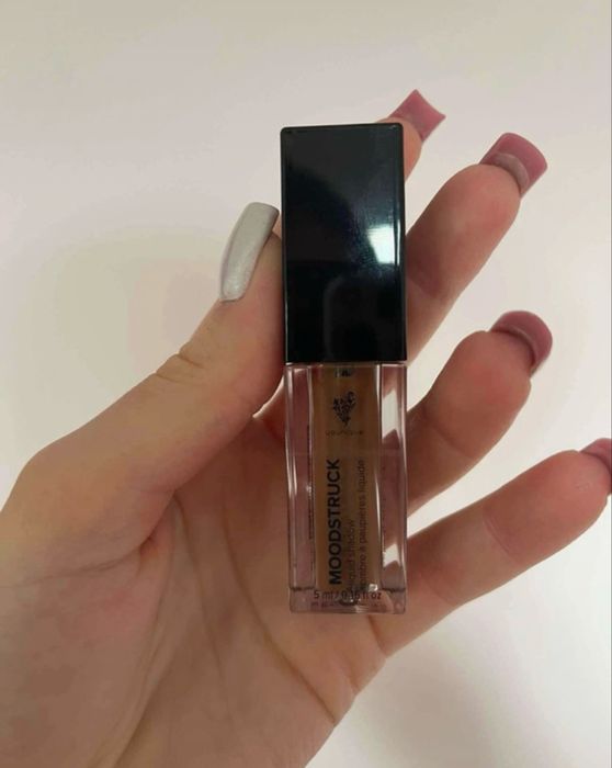 Płynny cień do powiek