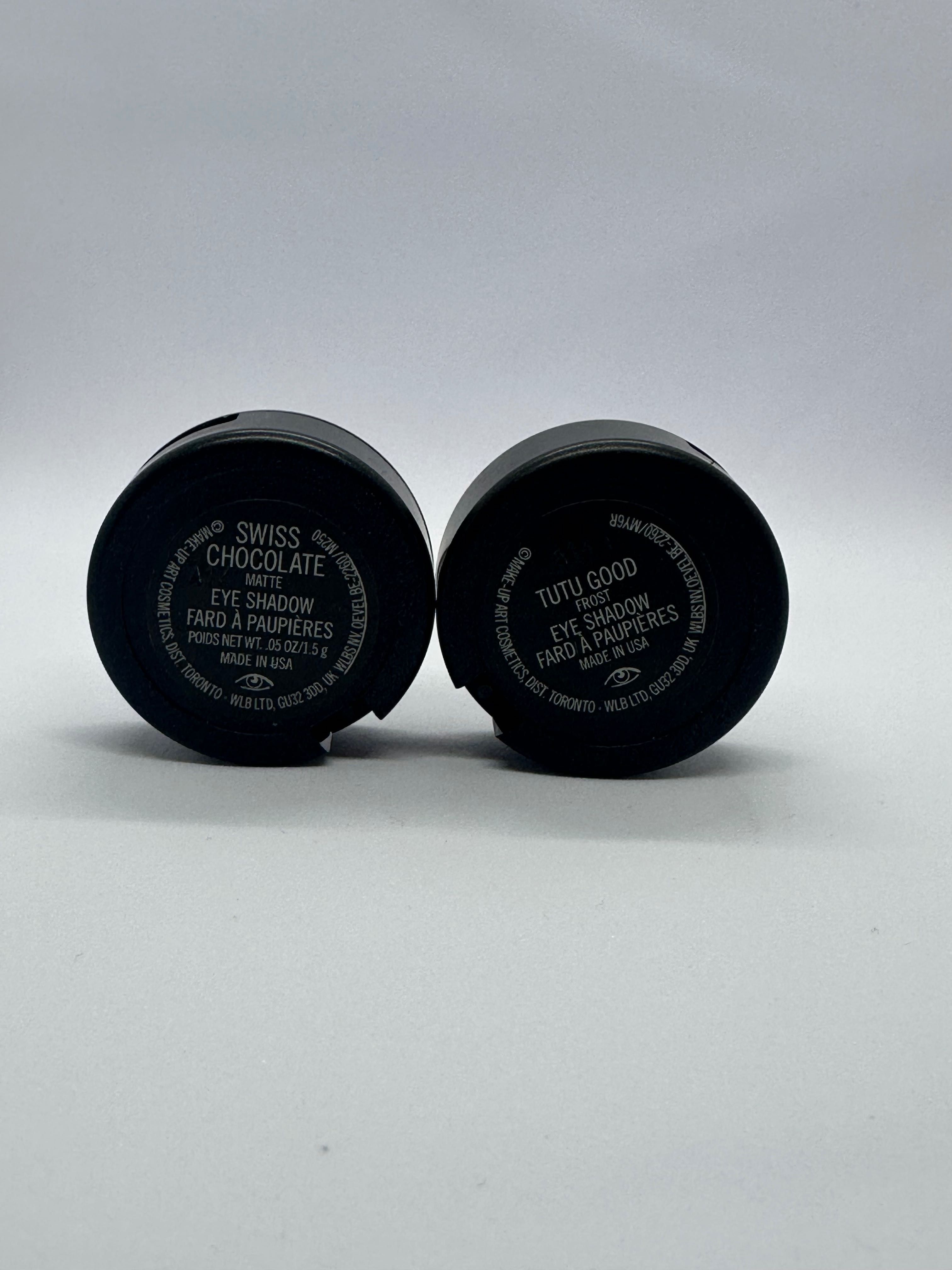 MAC
- Róz Eye Shadow Fard a Paupieres, made in USA