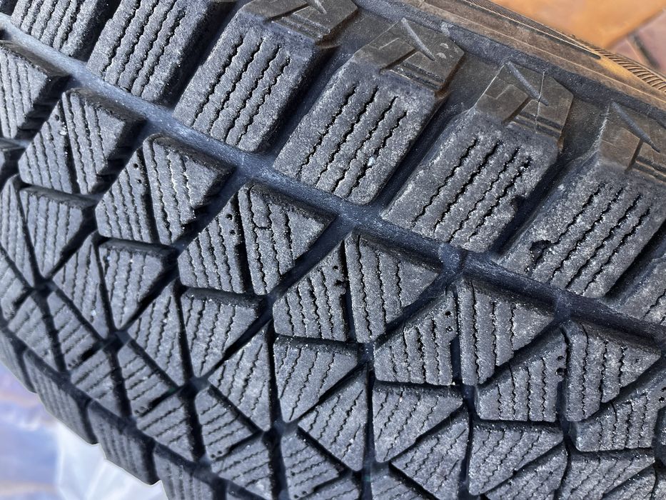 Bridgestone Blizzak 225 65 R 17
