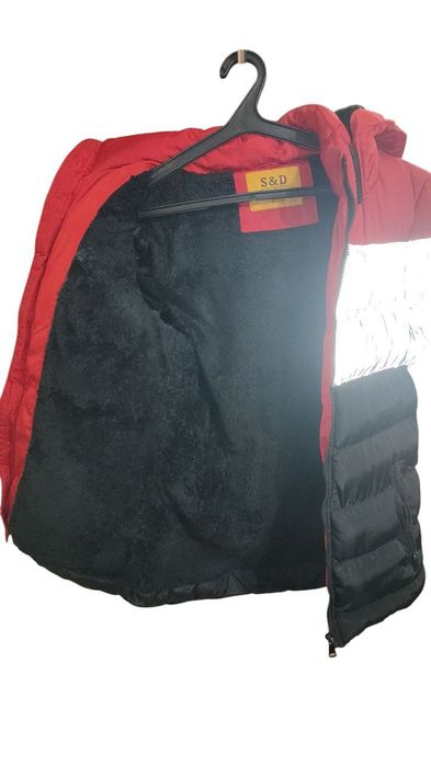 Куртка тепла на хлопчика на зріст 150-160 см. В доброму стані.