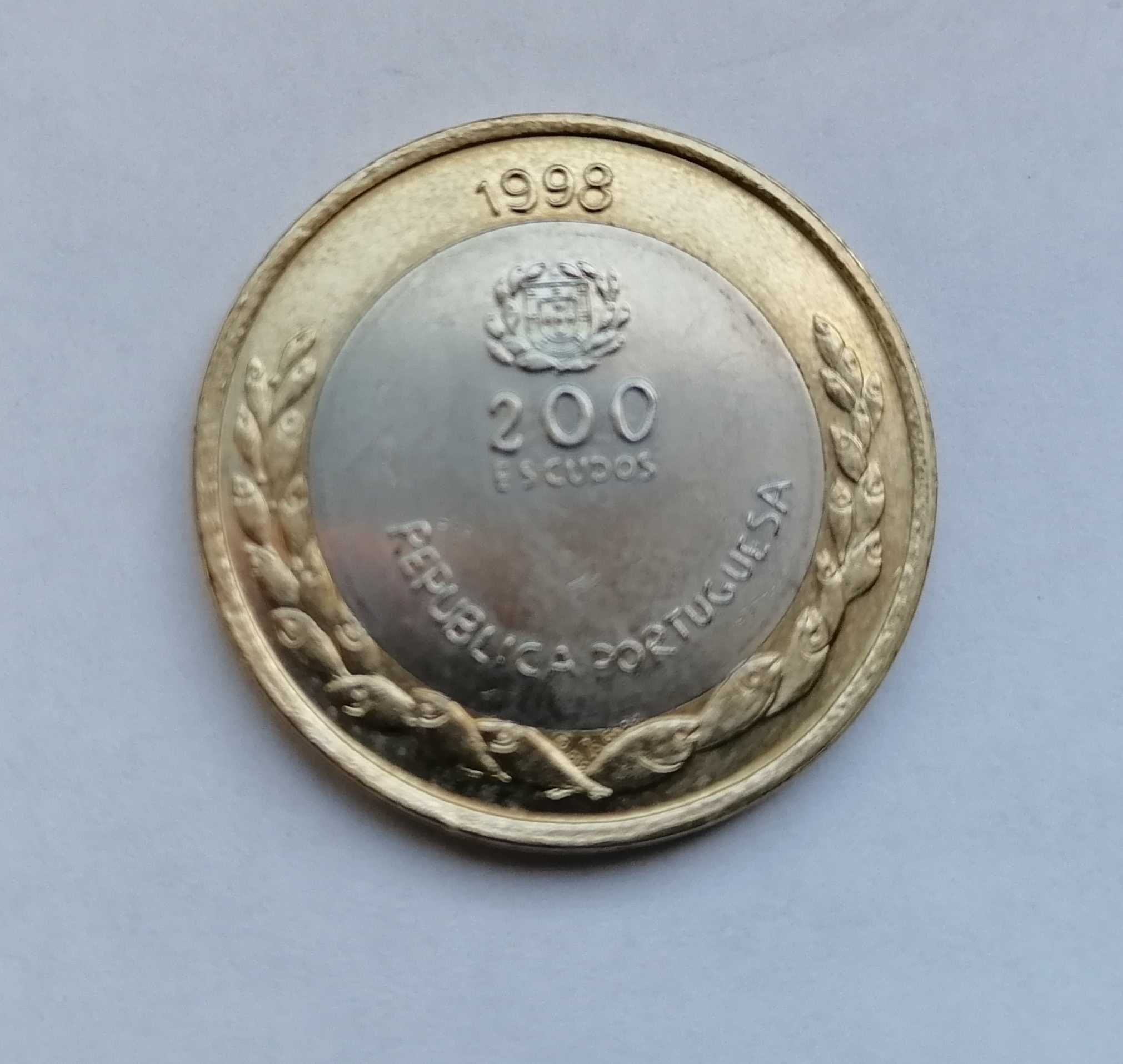 moedas comemorativas 200 e 100 escudos