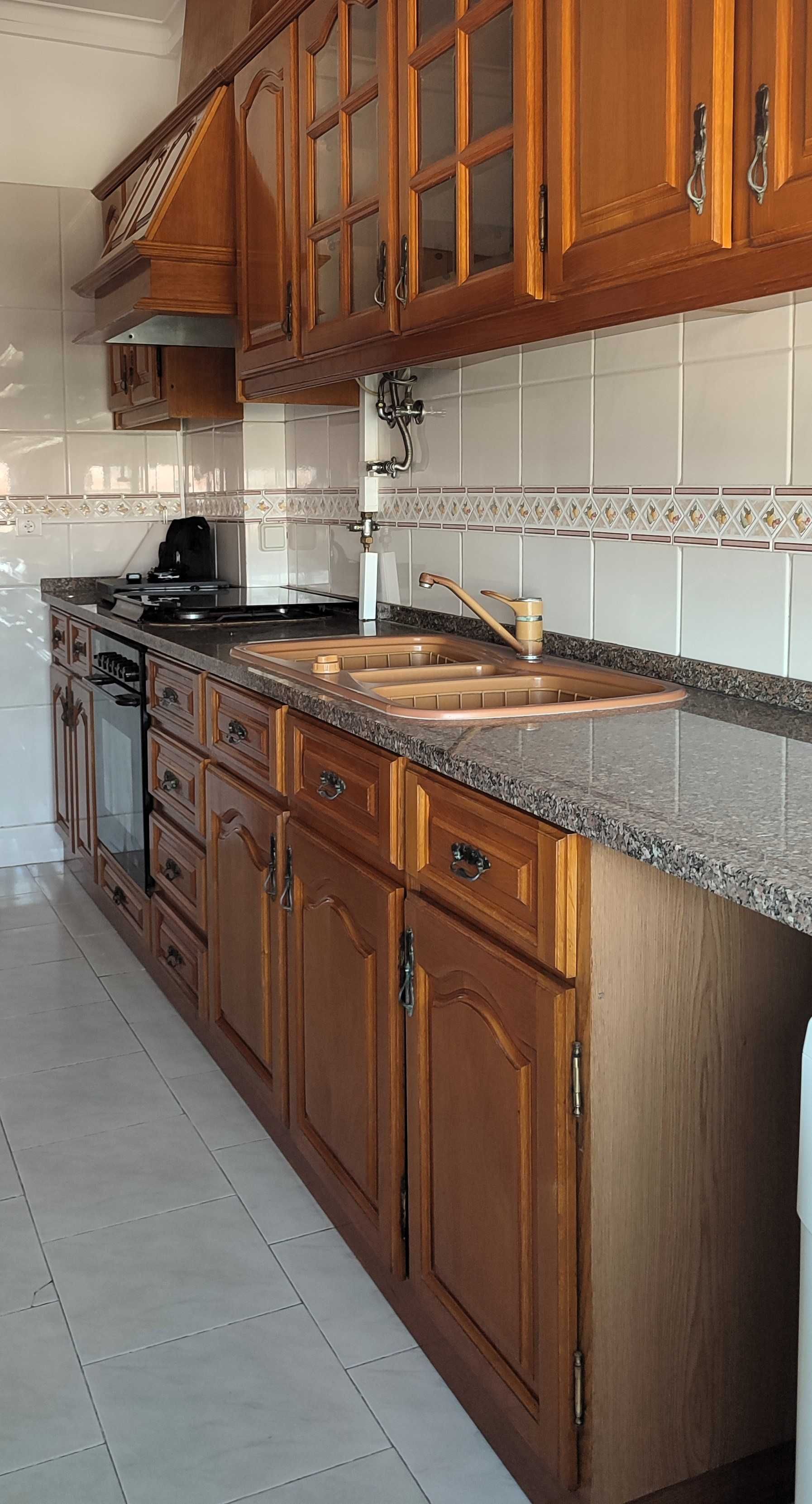Apartamento T2 Torre da Marinha Junto ao Rio Sul