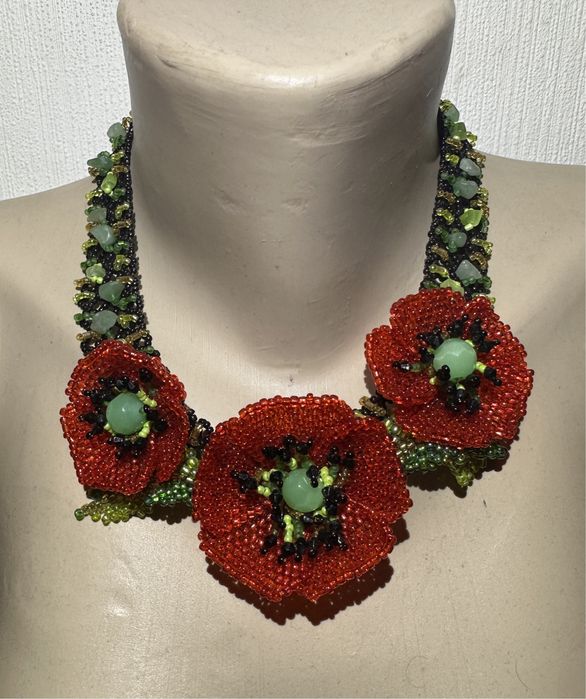 Продаю шикарный набор ручной работы с натуральных камней