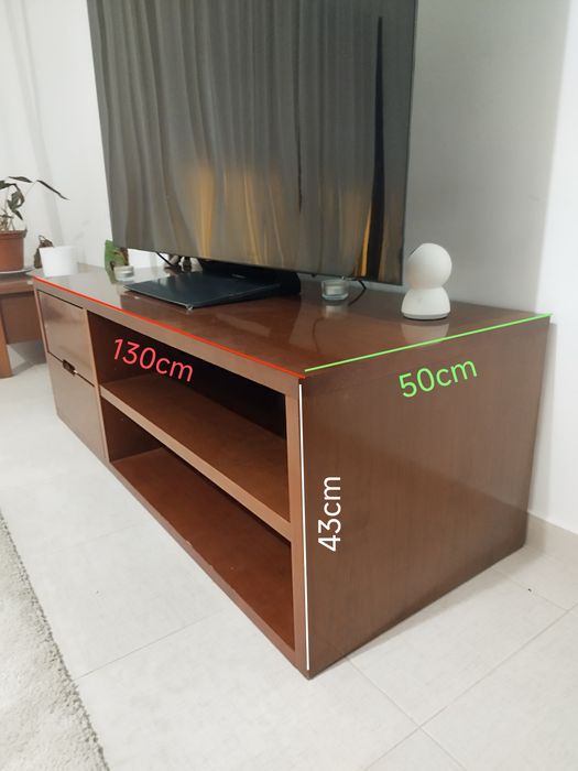 Aparador de TV com 2 gavetas