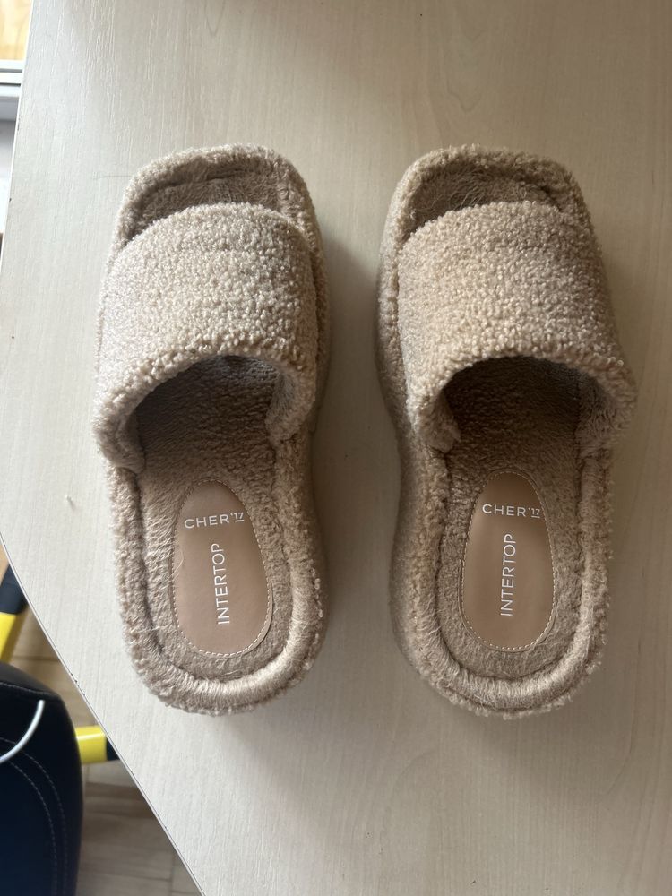 Шльопанці INTERTOP & CHER 17 б/у