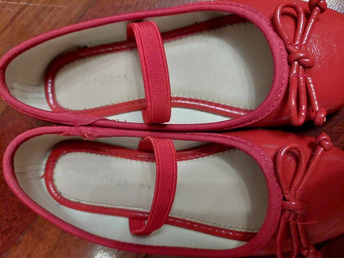 Sapatos Vermelhos Menina