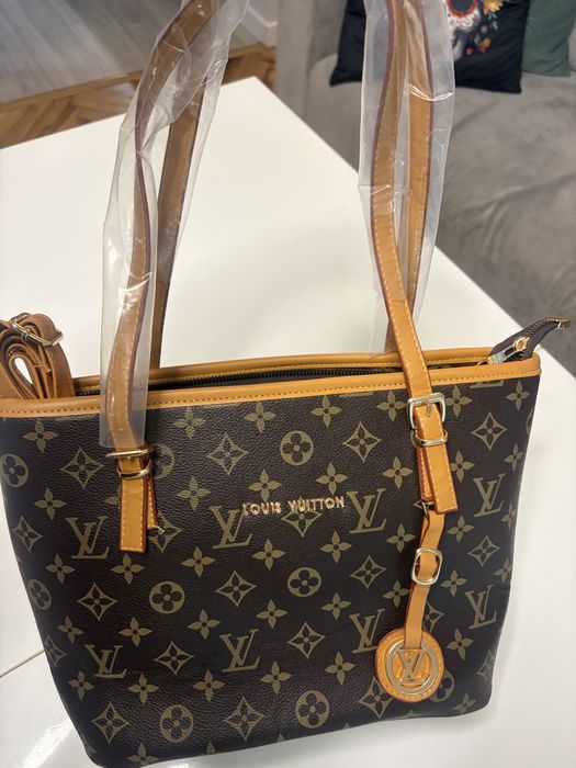 Torebki damskie 100 zł szt.