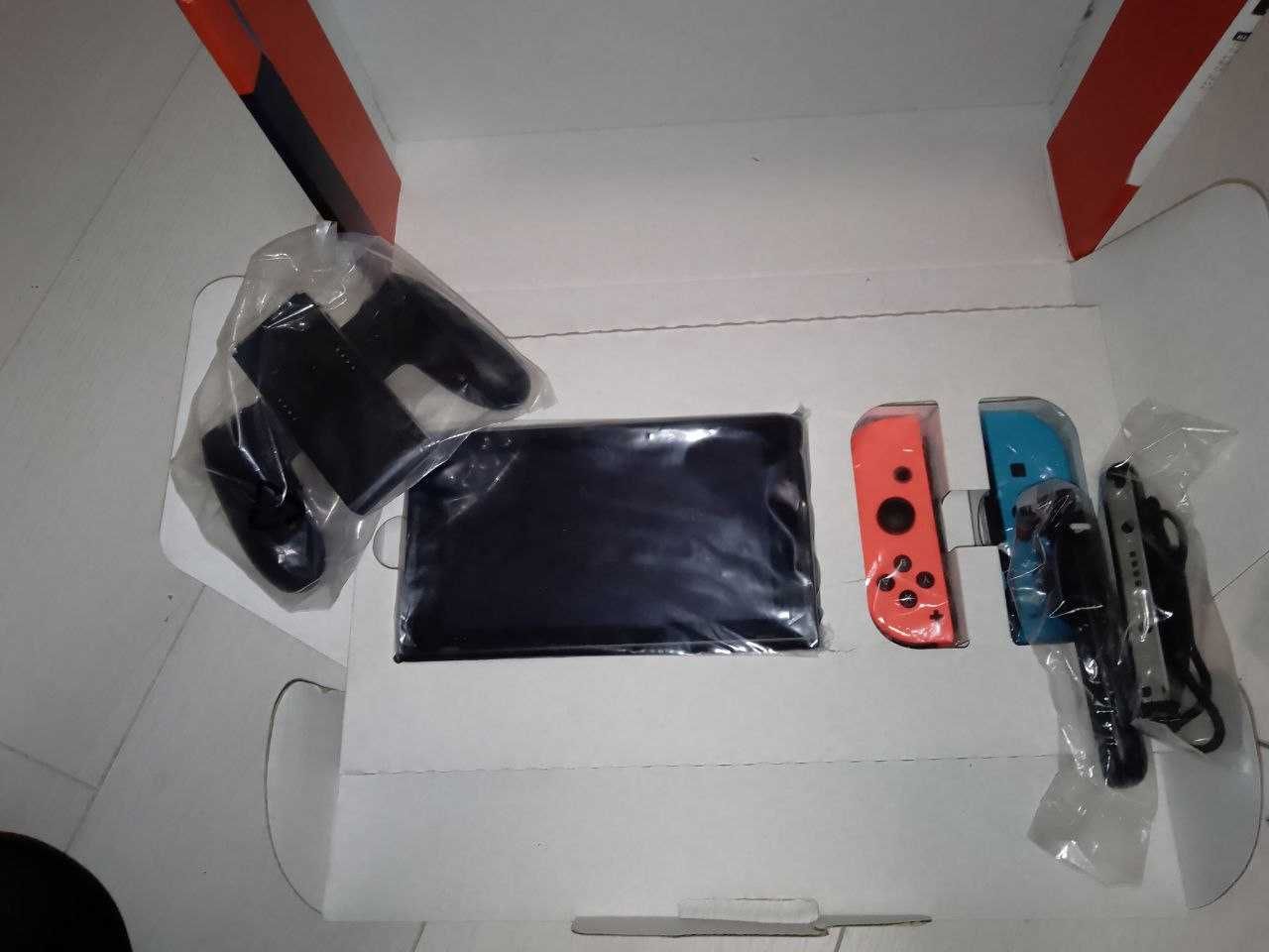 Ігрова консоль Nintendo Switch неоновий червоний / неоновий синій