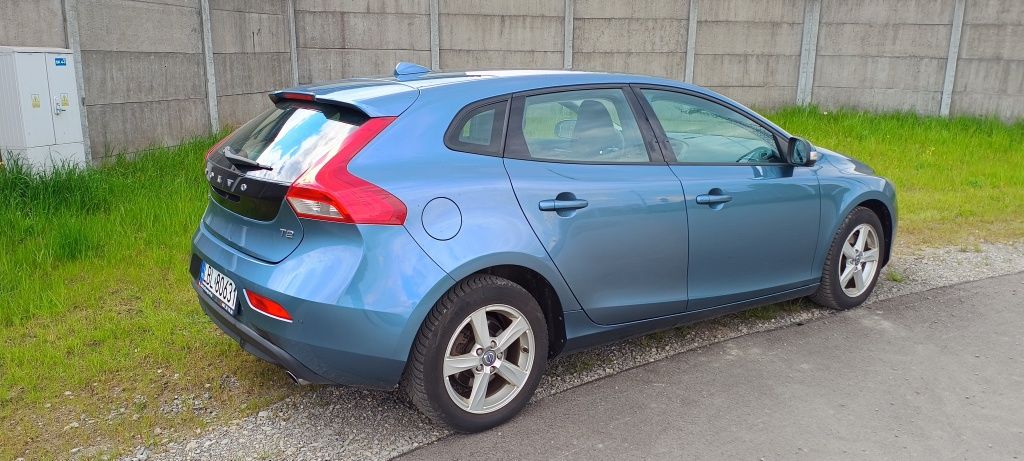 Volvo V40 T2 1.6 benzyna