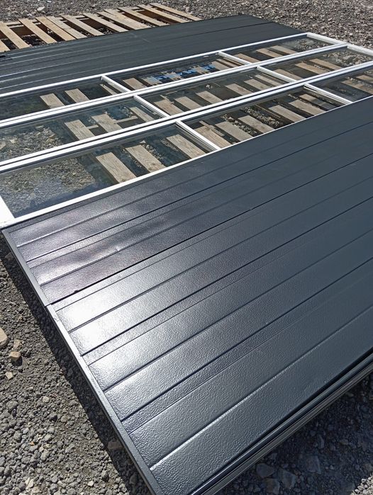 Brama garażowa przemysłowa segmentowa panelowa 356x381 wysoka