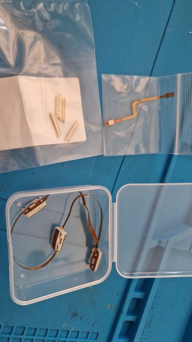 Części do słuchawek sony wh 1000 xm5. konektory, mikrofony, klosz, pcb