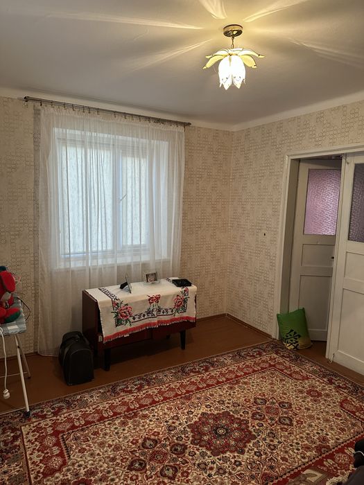 Продам житловий будинок з земельною ділянкою