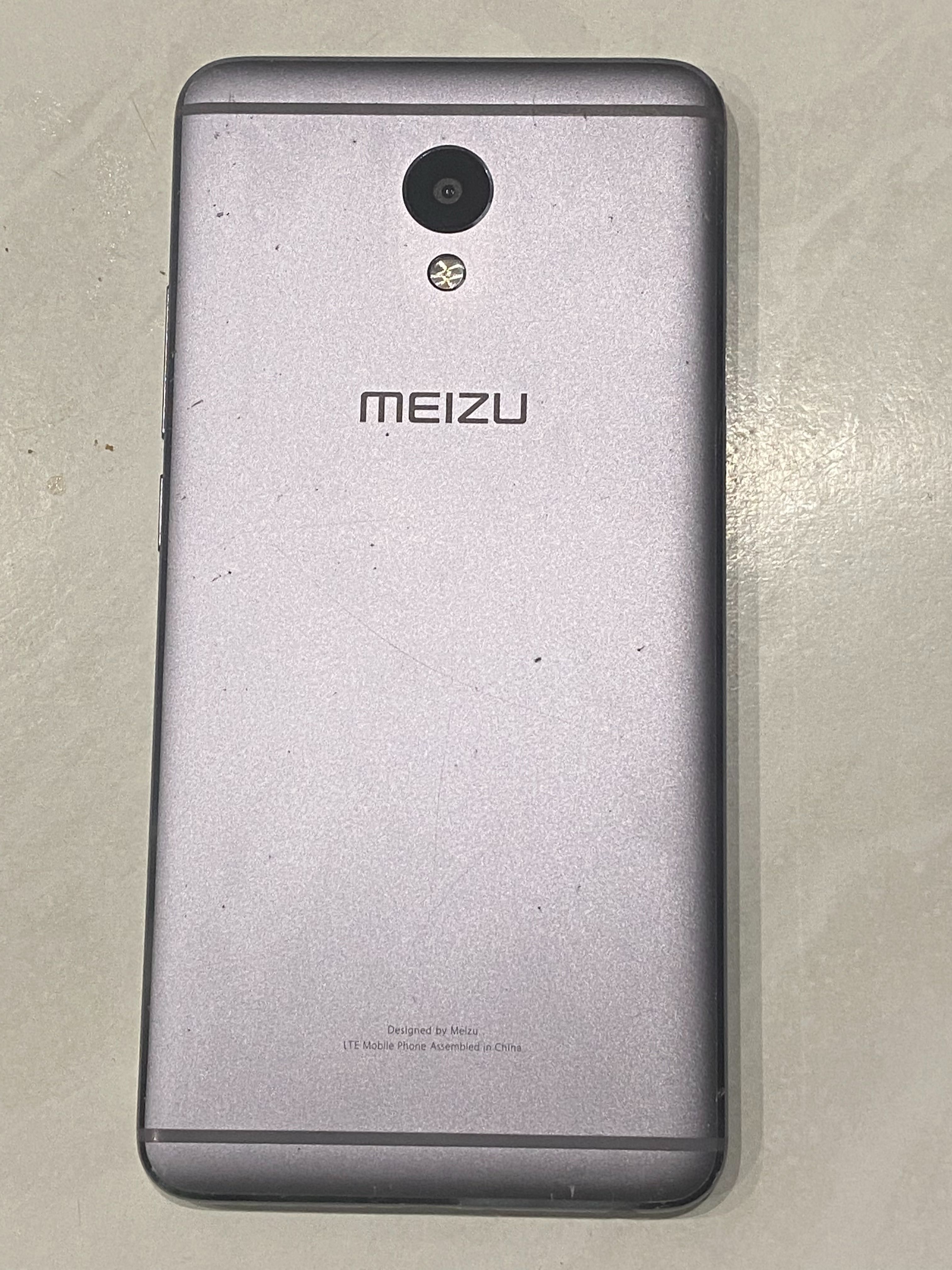 Смартфон Meizu m5 note.