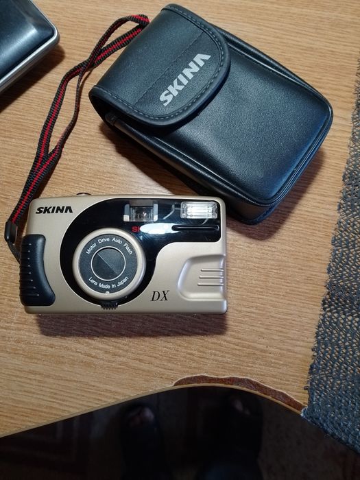 Рєтро фотоапарат та плеер