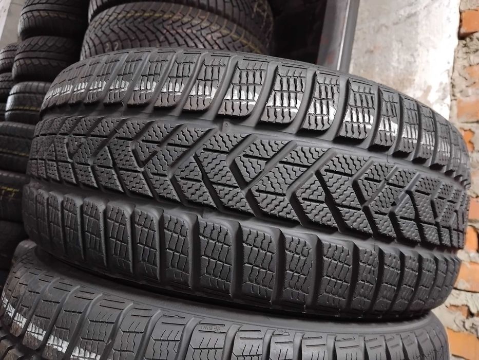 Шини бу 235/40 R18 Pirelli Sottozero 3 Пара Зима