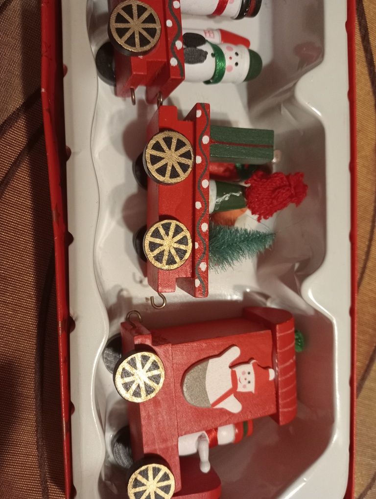 Świąteczna drewniana kolejka