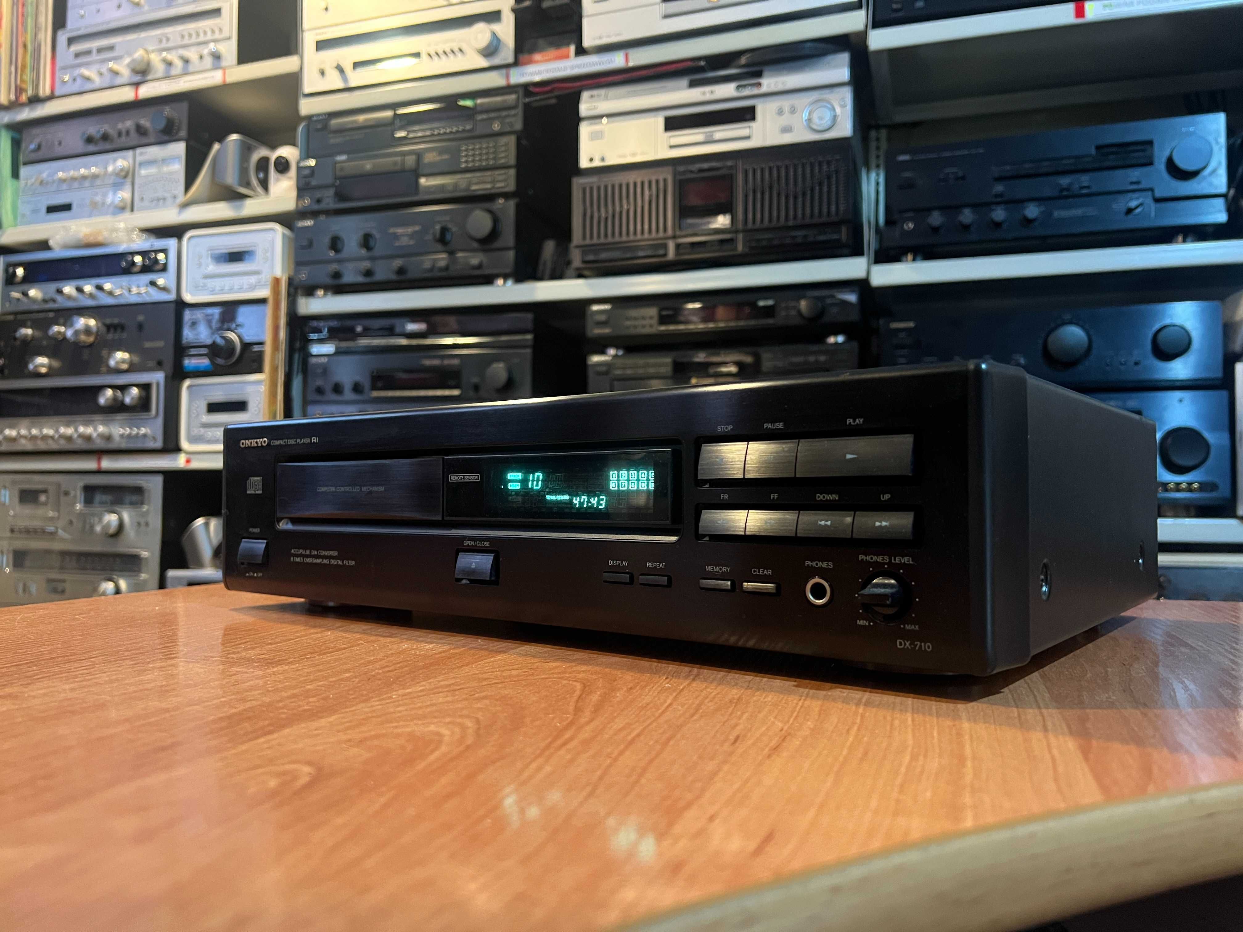 Odtwarzacz płyt CD Onkyo DX-710 Audio Room