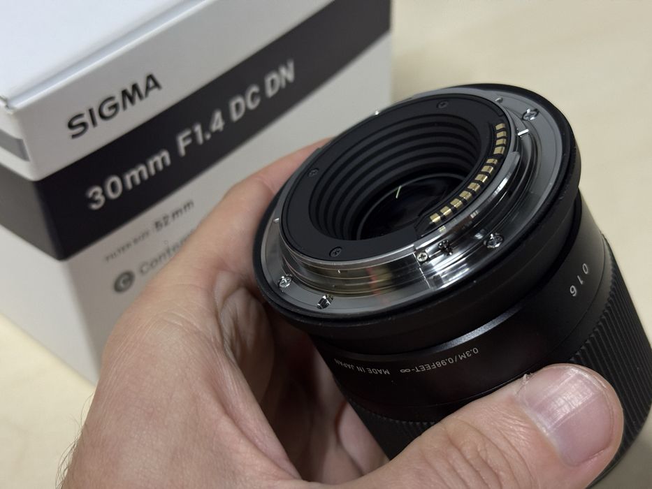 Sigma 30mm f/1.4 DC DN Contemporary RF-mount (для Canon)