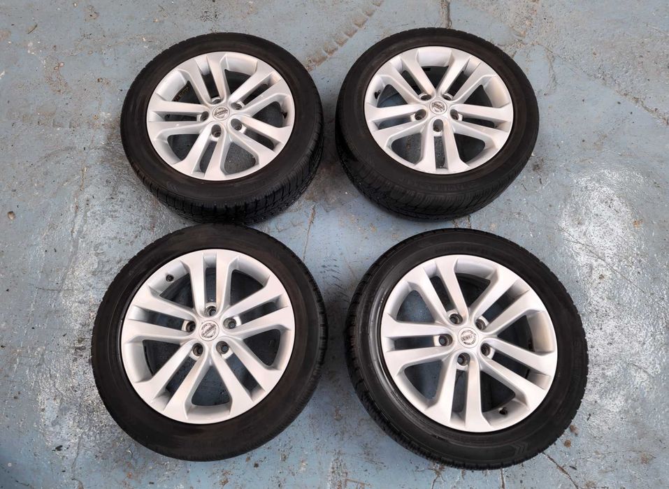 Диски r17 Nissan  5*114.3  7j*17  et-47  цо-66.1мм