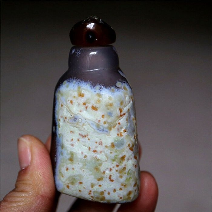 Snuff Bottle ou Frasco de rapé em Pedra de Agata